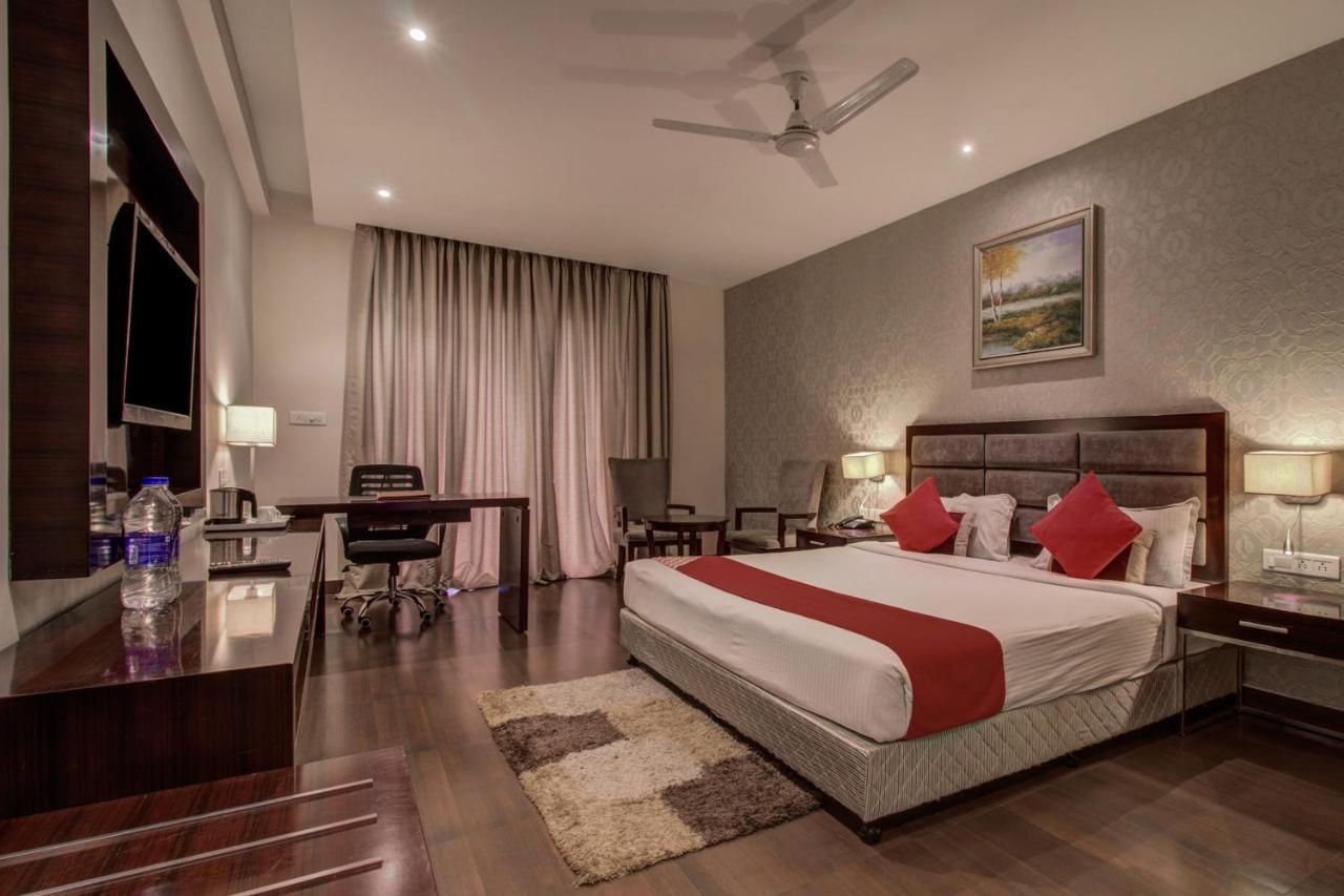 Oyo 3575 The Wave International Hotel Джамшедпур Екстериор снимка