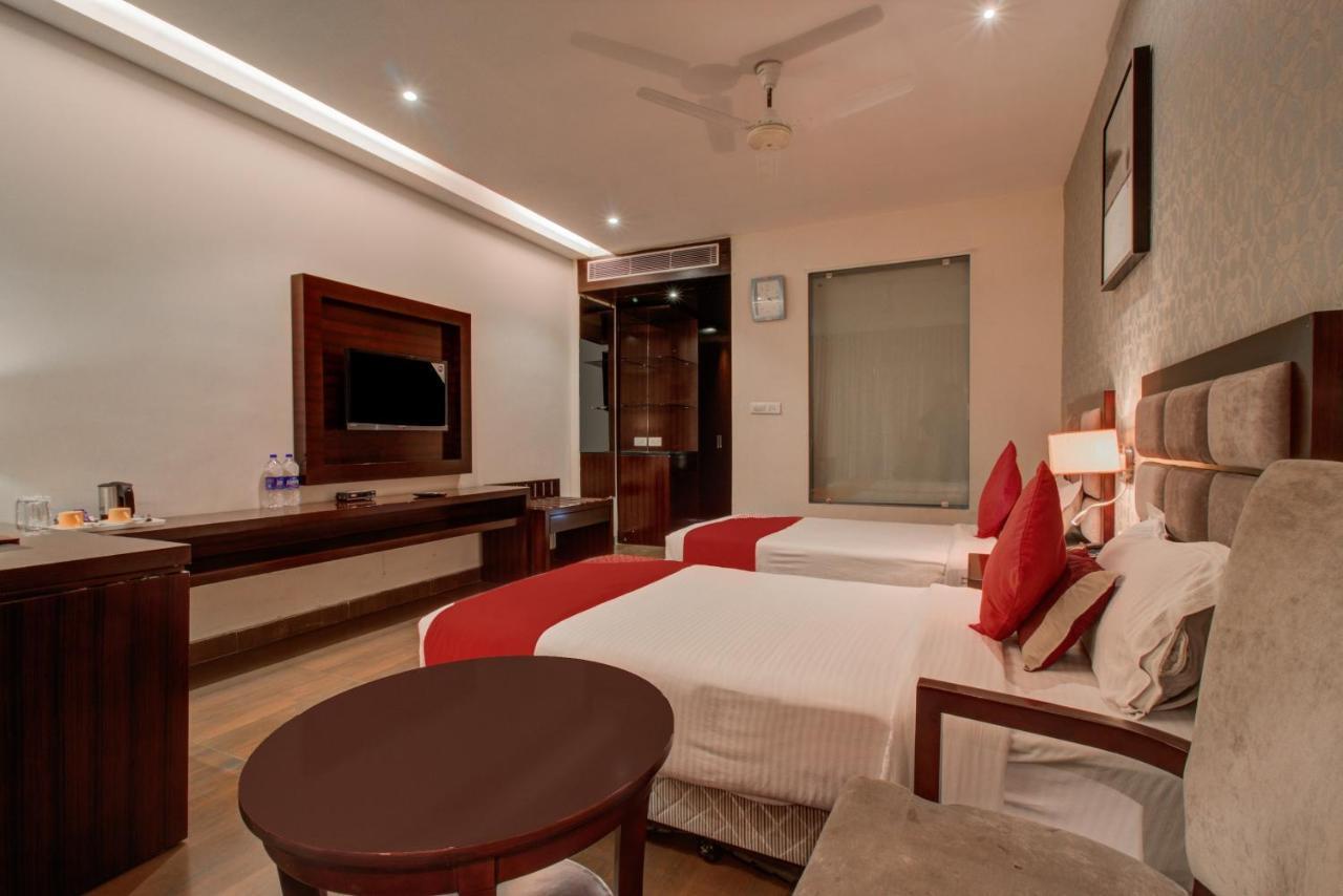 Oyo 3575 The Wave International Hotel Джамшедпур Екстериор снимка